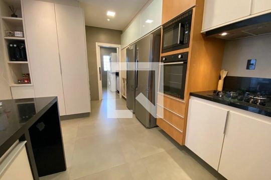 Casa à venda com 3 quartos, 258m² em Vila Gomes Cardim, São Paulo