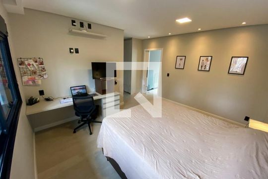 Casa à venda com 3 quartos, 258m² em Vila Gomes Cardim, São Paulo