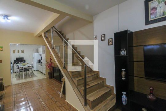 Sala 1 de casa à venda com 4 quartos, 239m² em Vila Tolstoi, São Paulo