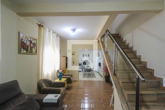 Sala 1 de casa à venda com 4 quartos, 239m² em Vila Tolstoi, São Paulo