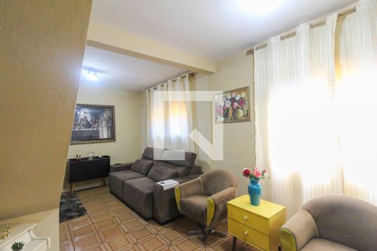 Sala 1 de casa à venda com 4 quartos, 239m² em Vila Tolstoi, São Paulo
