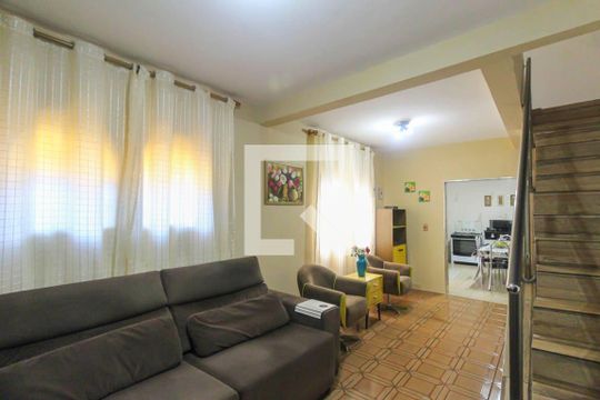 Sala 1 de casa à venda com 4 quartos, 239m² em Vila Tolstoi, São Paulo