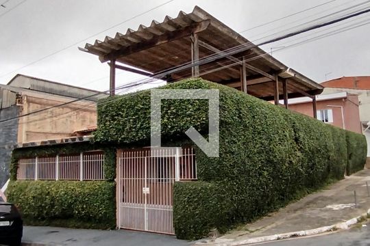 Fachada + Placa de casa à venda com 4 quartos, 239m² em Vila Tolstoi, São Paulo