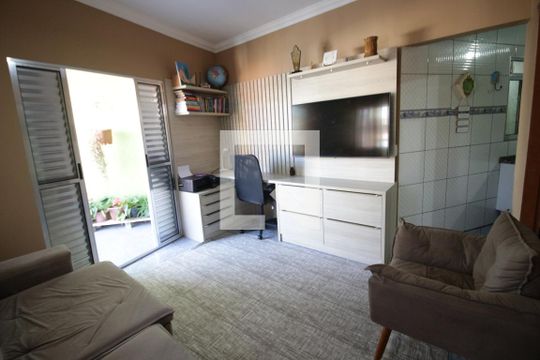 Sala de casa à venda com 3 quartos, 266m² em Piratininga, Osasco