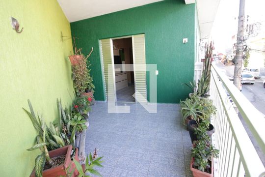 Sala de casa à venda com 3 quartos, 266m² em Piratininga, Osasco