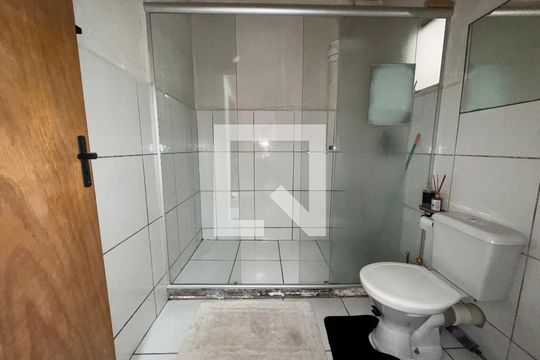 Banheiro de apartamento à venda com 2 quartos, 48m² em Campina, São Leopoldo
