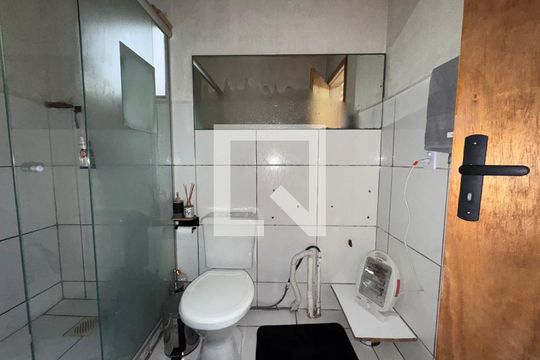 Banheiro de apartamento à venda com 2 quartos, 48m² em Campina, São Leopoldo