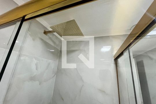 Banheiro de kitnet/studio à venda com 1 quarto, 29m² em Parada Inglesa, São Paulo