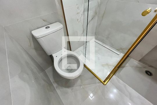 Banheiro de kitnet/studio à venda com 1 quarto, 29m² em Parada Inglesa, São Paulo