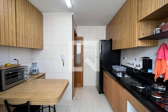 Cozinha de apartamento à venda com 2 quartos, 70m² em Pinheiros, São Paulo