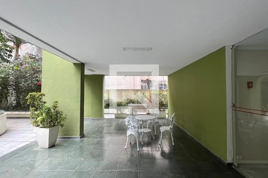 Entrada de apartamento à venda com 2 quartos, 70m² em Pinheiros, São Paulo