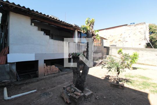 Casa 1 | Quintal de casa para alugar com 5 quartos, 516m² em Floramar, Belo Horizonte