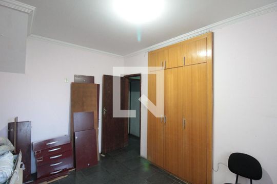 Casa 2 | Quarto de casa para alugar com 5 quartos, 516m² em Floramar, Belo Horizonte