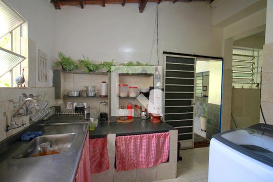 Cozinha de casa à venda com 4 quartos, 400m² em Sagrada Família, Belo Horizonte
