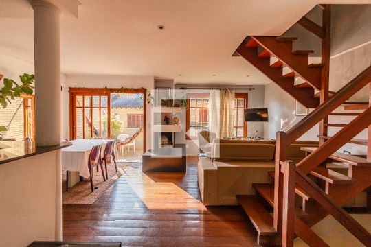 Casa de Condomínio para alugar com 3 quartos, 195m² em Santa Tereza, Porto Alegre