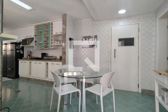 Cozinha  de casa de condomínio à venda com 4 quartos, 600m² em Taquara, Rio de Janeiro