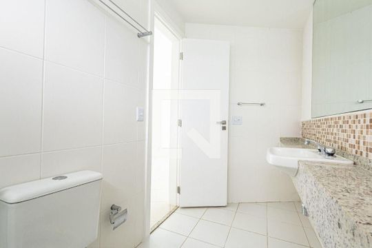 Casa à venda com 4 quartos, 400m² em Camboinhas, Niterói