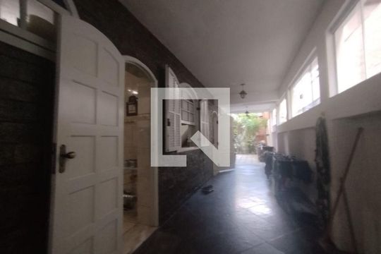 Casa à venda com 3 quartos, 150m² em Santa Rosa, Niterói