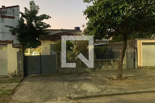 Casa à venda com 5 quartos, 300m² em Vila Kosmos, Rio de Janeiro