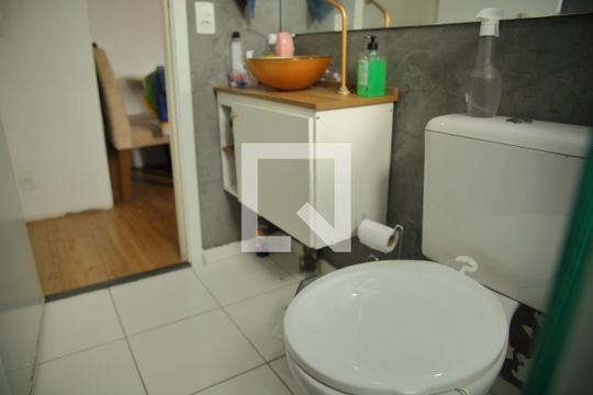 Banheiro Social de apartamento à venda com 2 quartos, 48m² em Paulicéia, São Bernardo do Campo