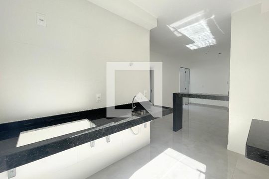 Cozinha de apartamento à venda com 2 quartos, 86m² em Jardim Atlântico, Belo Horizonte