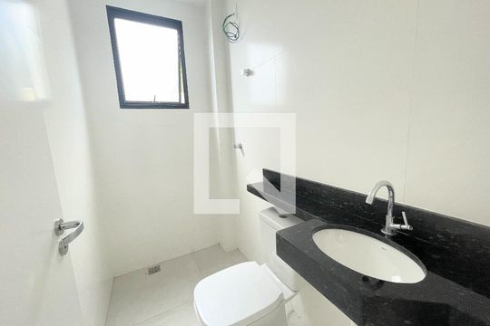 Banheiro social de apartamento à venda com 2 quartos, 66m² em Jardim Atlântico, Belo Horizonte