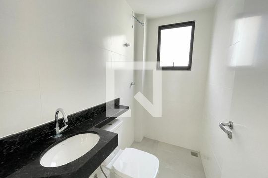 Banheiro social de apartamento à venda com 2 quartos, 48m² em Jardim Atlântico, Belo Horizonte
