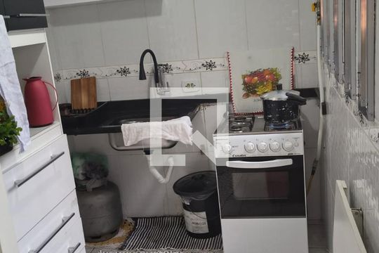 Cozinha de apartamento à venda com 2 quartos, 37m² em Conjunto Residencial José Bonifácio, São Paulo