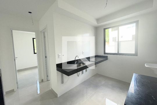 Cozinha de apartamento à venda com 2 quartos, 49m² em Jardim Atlântico, Belo Horizonte