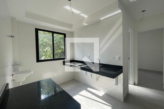 Cozinha de apartamento à venda com 2 quartos, 49m² em Jardim Atlântico, Belo Horizonte