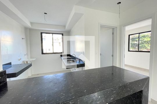 Cozinha de apartamento à venda com 2 quartos, 48m² em Jardim Atlântico, Belo Horizonte