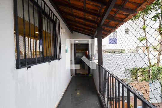 Varanda de casa à venda com 6 quartos, 420m² em Santo Antônio, Belo Horizonte