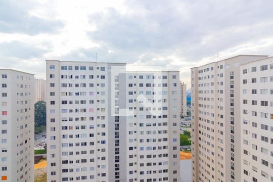 Vista Quarto 2 de apartamento para alugar com 2 quartos, 44m² em Usina Piratininga, São Paulo
