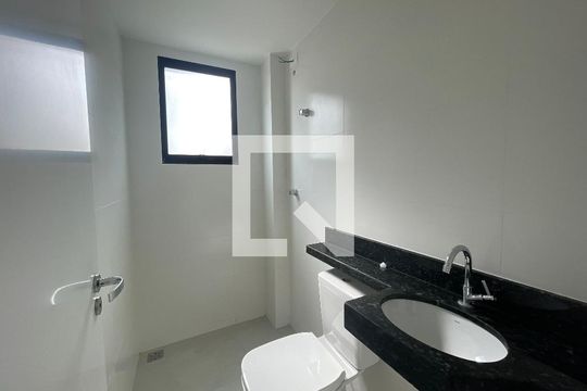Banheiro social de apartamento à venda com 2 quartos, 49m² em Jardim Atlântico, Belo Horizonte