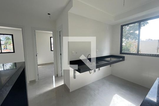 Cozinha de apartamento à venda com 2 quartos, 49m² em Jardim Atlântico, Belo Horizonte