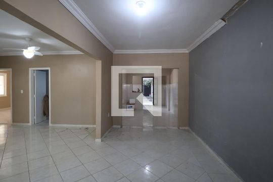 Sala 2 de casa à venda com 3 quartos, 348m² em Harmonia, Canoas