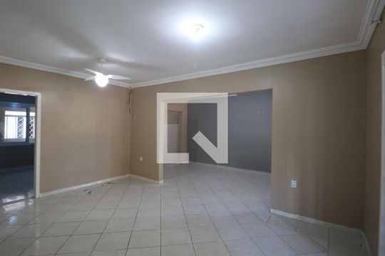 Sala 1 de casa à venda com 3 quartos, 348m² em Harmonia, Canoas