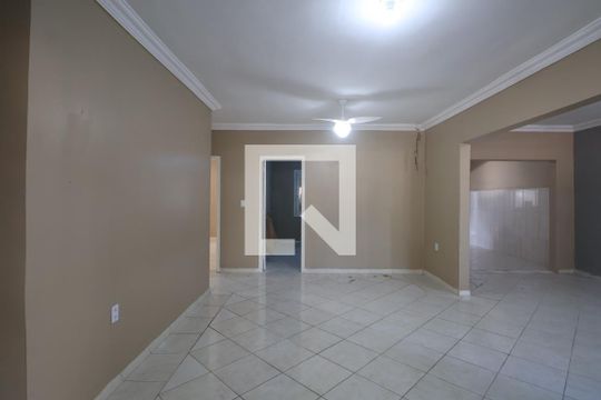 Sala 1 de casa à venda com 3 quartos, 348m² em Harmonia, Canoas