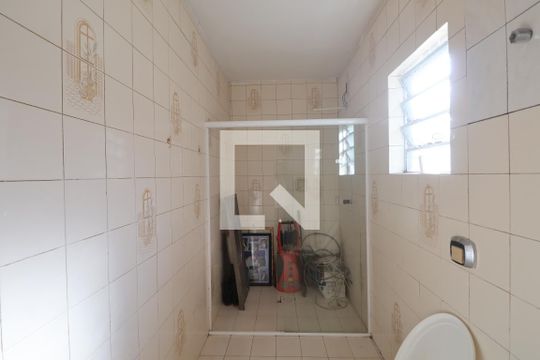 Banheiro da Suíte de casa à venda com 3 quartos, 348m² em Harmonia, Canoas