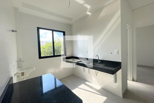 Cozinha de apartamento à venda com 2 quartos, 49m² em Jardim Atlântico, Belo Horizonte
