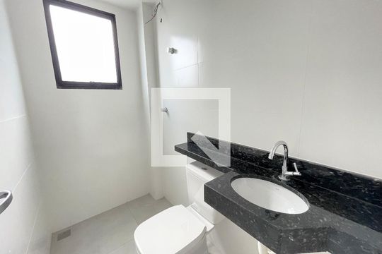 Banheiro  de apartamento à venda com 2 quartos, 48m² em Jardim Atlântico, Belo Horizonte