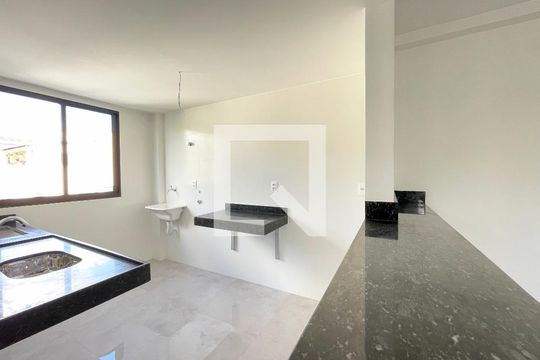 Cozinha de apartamento à venda com 2 quartos, 49m² em Jardim Atlântico, Belo Horizonte