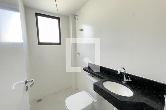 Banheiro social de apartamento à venda com 2 quartos, 49m² em Jardim Atlântico, Belo Horizonte