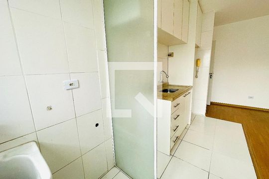 Cozinha e Área de Serviço de apartamento para alugar com 2 quartos, 51m² em Rio Cotia, Cotia