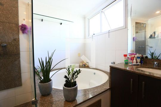 Banheiro da Suíte 4 de apartamento à venda com 4 quartos, 250m² em Vila Suzana, São Paulo