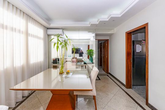 Sala 1 de apartamento à venda com 5 quartos, 282m² em Coração Eucarístico, Belo Horizonte