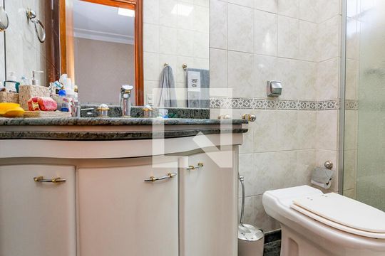 Banheiro da Suíte de apartamento à venda com 5 quartos, 282m² em Coração Eucarístico, Belo Horizonte