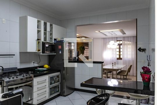 Cozinha de casa à venda com 3 quartos, 277m² em Alto Caiçaras, Belo Horizonte