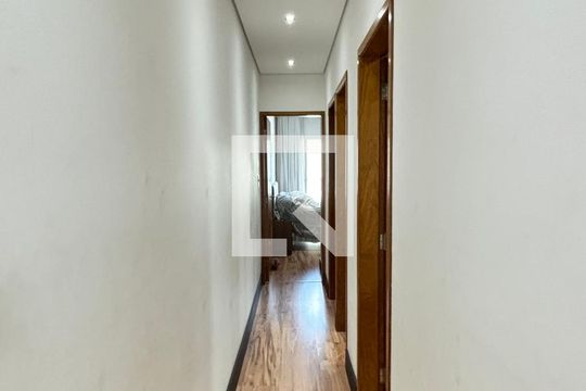 Corredor de apartamento à venda com 3 quartos, 148m² em Vila Curuçá, Santo André