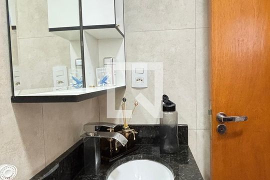 Banheiro da Suíte de apartamento à venda com 3 quartos, 148m² em Vila Curuçá, Santo André